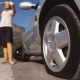 ¿Cómo cambiar una rueda de un coche (2)